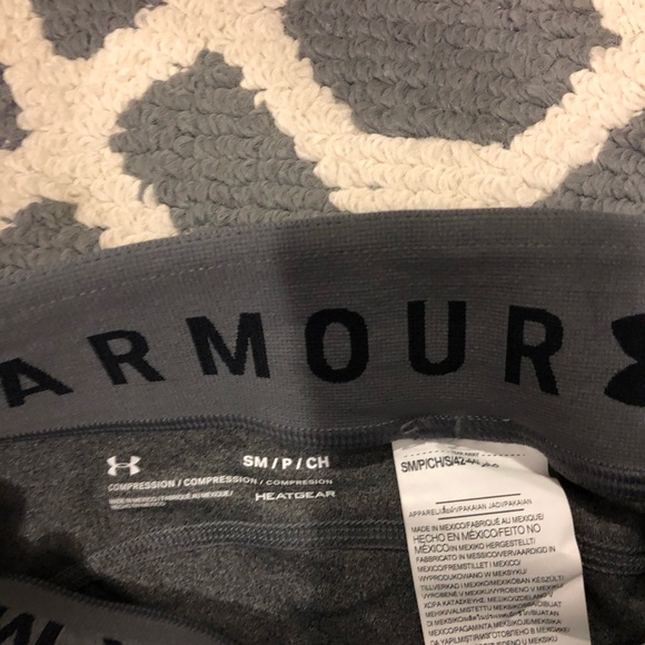 Under Armour - size small - Picture 2 of 3